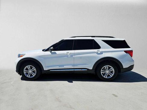 Used 2021 Ford Explorer XLT RWD image 6