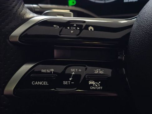 Used 2024 Mercedes-Benz C 300 4MATIC Sedan w/ AMG Line w/ Night Package image 39