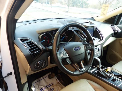 Used 2017 Ford Escape Titanium image 27