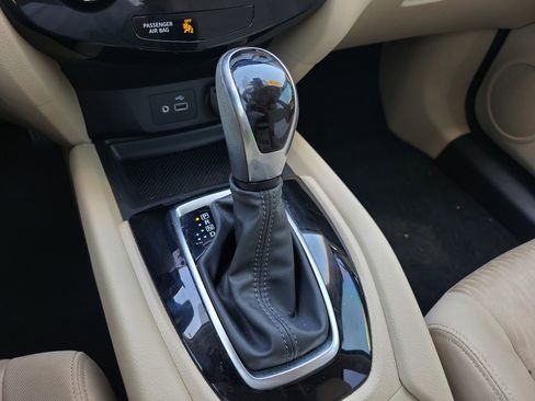 Used 2019 Nissan Rogue SV FWD image 25