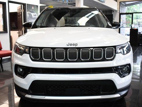 Used 2022 Jeep Compass Limited AWD/4WD image 2