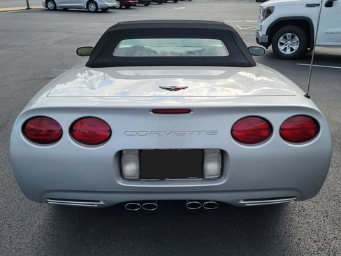 Used 2001 Chevrolet Corvette Convertible w/ Preferred Equipment Group1 RWD image 6