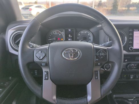 Used 2023 Toyota Tacoma TRD Off-Road image 14