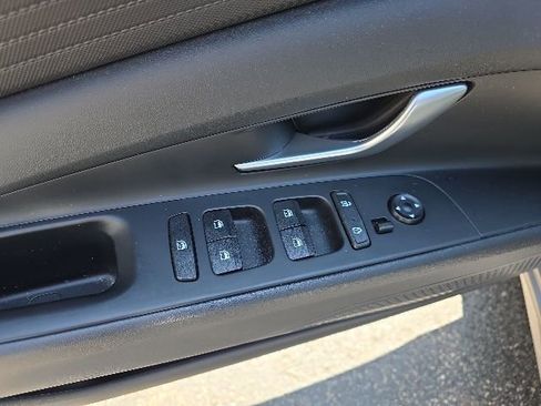Used 2023 Hyundai Elantra SEL FWD image 15