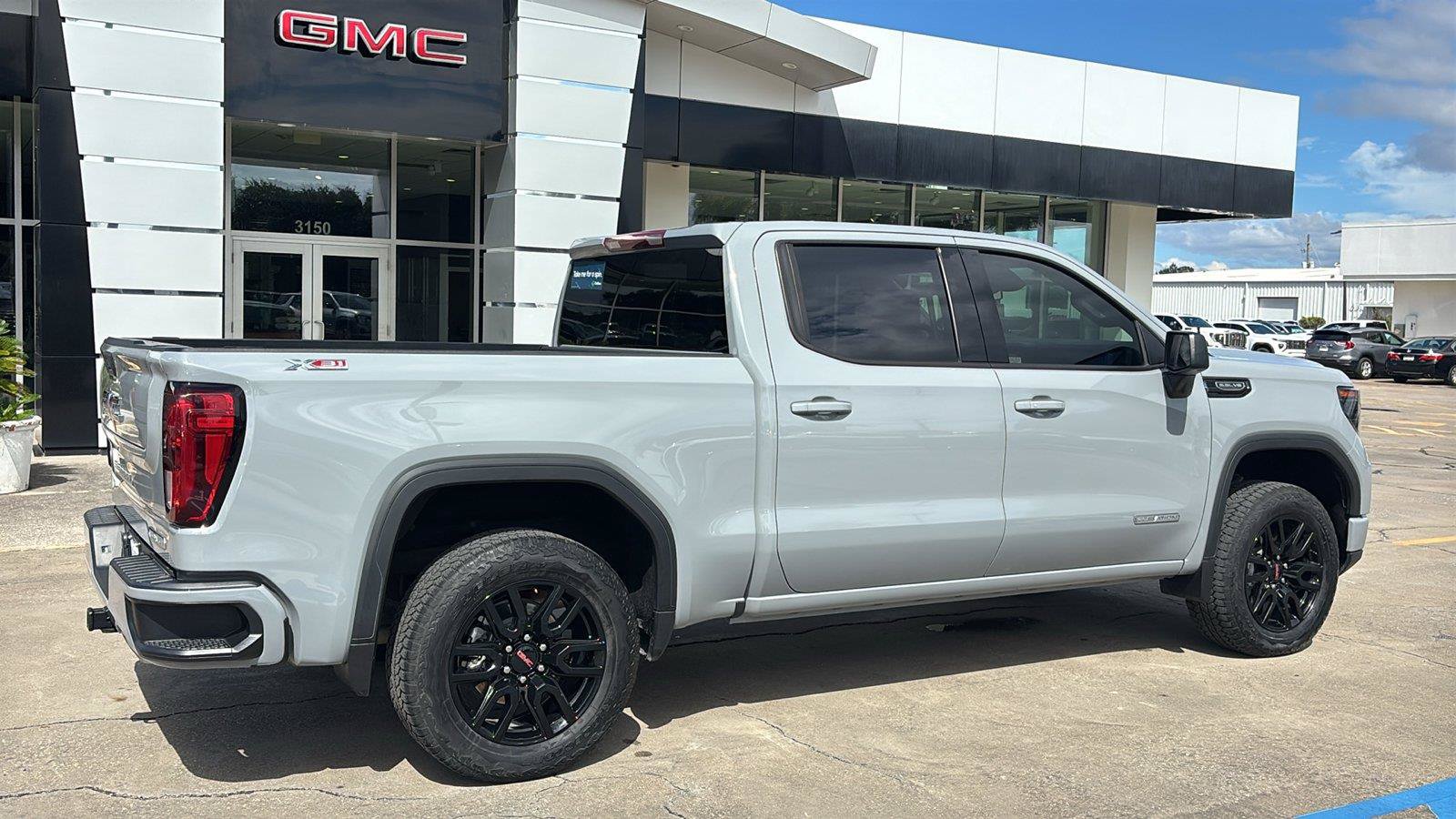 Certified 2024 GMC Sierra 1500 Elevation w/ X31 Off-Road Package AWD/4WD image 8