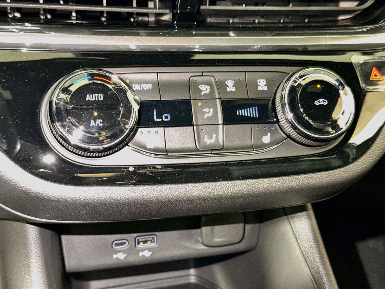 New 2026 Buick Envista Sport Touring w/ Convenience I Package FWD image 9