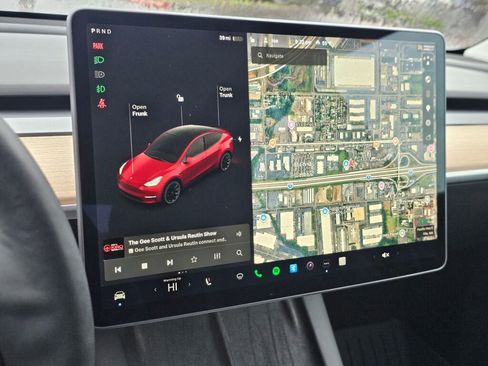 Used 2021 Tesla Model Y Long Range image 29