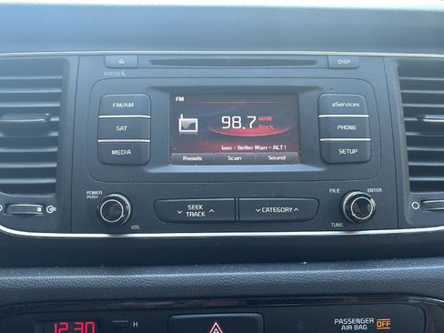 Used 2015 Kia Sedona LX w/ LX Convenience Package FWD image 12
