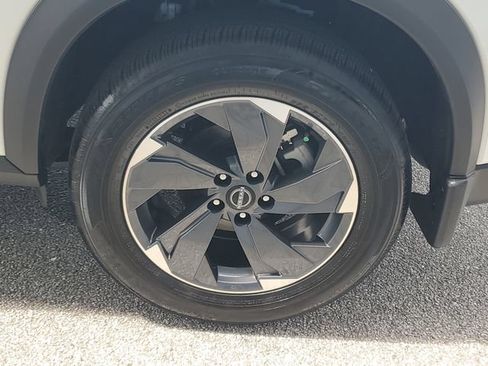 Certified 2026 Nissan Rogue SV FWD image 32