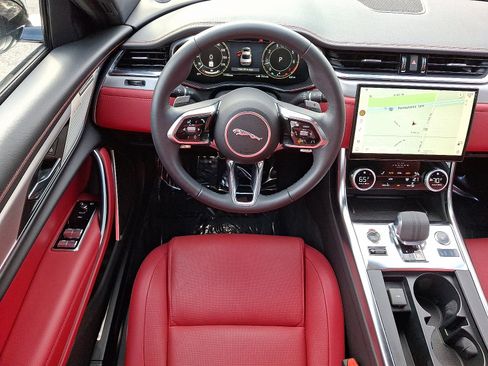 Certified 2024 Jaguar XF R-Dynamic SE image 3