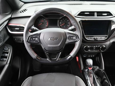 Used 2023 Chevrolet TrailBlazer RS w/ Convenience Package FWD image 11