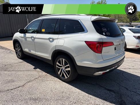 Used 2017 Honda Pilot Touring image 8