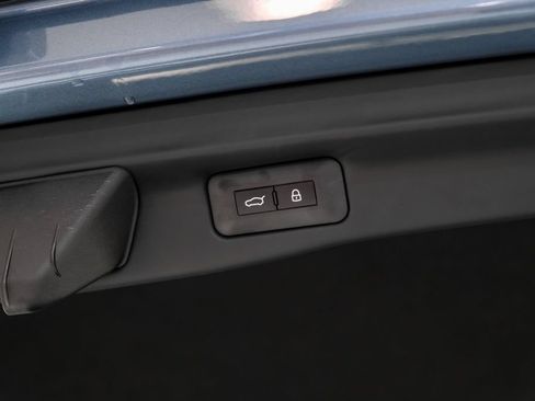 Used 2025 Ferrari Purosangue AWD/4WD image 67