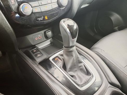 Used 2019 Nissan Rogue SL AWD/4WD image 25