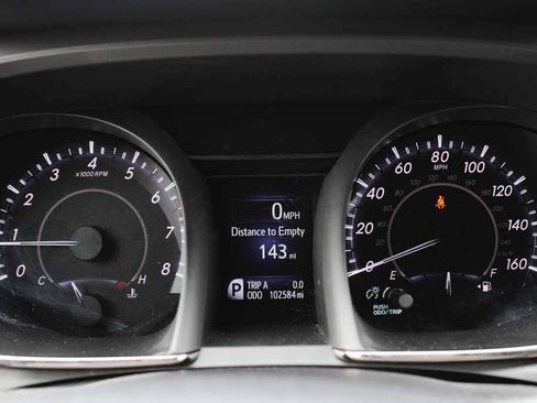 Used 2015 Toyota Avalon XLE FWD image 16