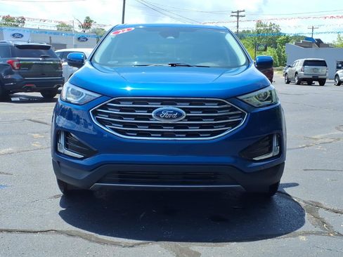Certified 2022 Ford Edge SEL w/ Convenience Package AWD/4WD image 2