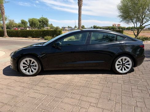 Used 2022 Tesla Model 3 Long Range AWD/4WD image 5
