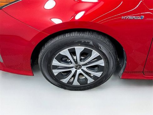 Used 2019 Toyota Prius XLE image 8