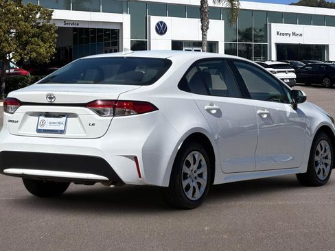 Used 2022 Toyota Corolla LE image 4