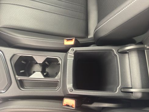 Used 2024 Volkswagen Tiguan SE FWD image 29