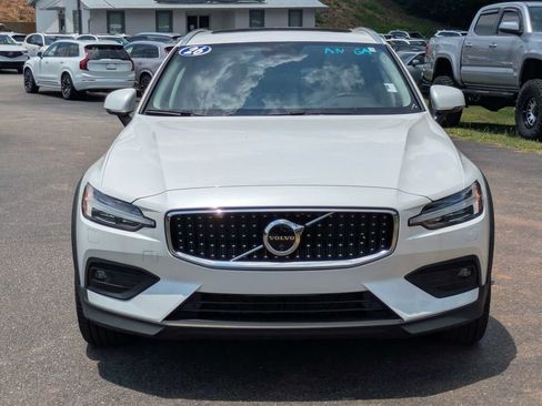 Used 2026 Volvo V60 B5 Cross Country Plus w/ Protection Package Premier AWD/4WD image 9