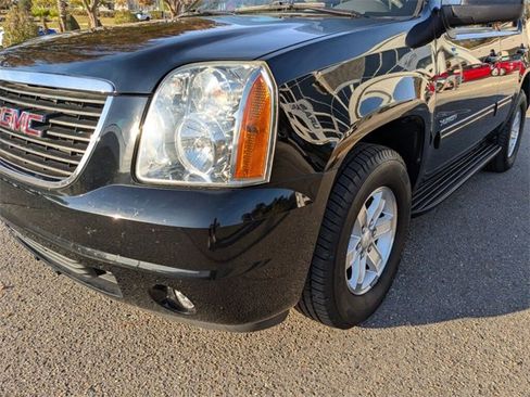 Used 2013 GMC Yukon SLT w/ SLT-2 Equipment Package image 5