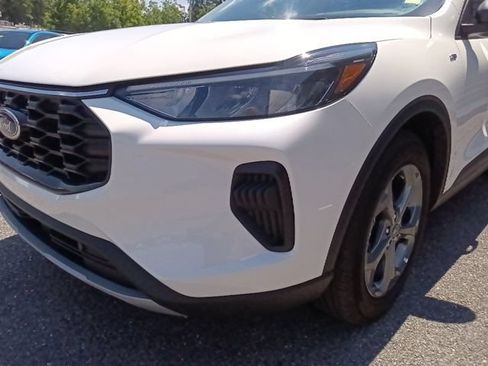 Certified 2025 Ford Escape ST-Line w/ Tech Pack #1 FWD image 9