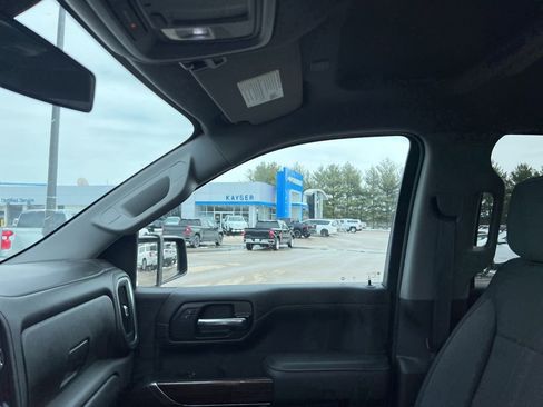 Used 2021 GMC Sierra 1500 SLE image 18