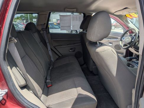 Used 2009 Jeep Grand Cherokee Laredo RWD image 12