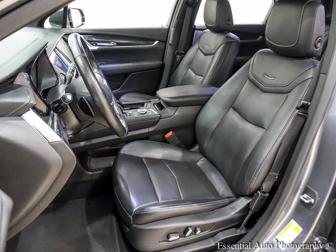 Used 2021 Cadillac XT5 Premium Luxury image 13