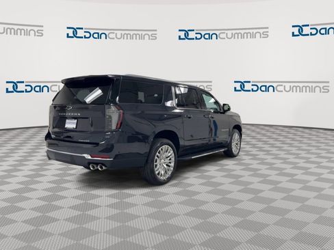 New 2026 Chevrolet Suburban Premier AWD/4WD image 8