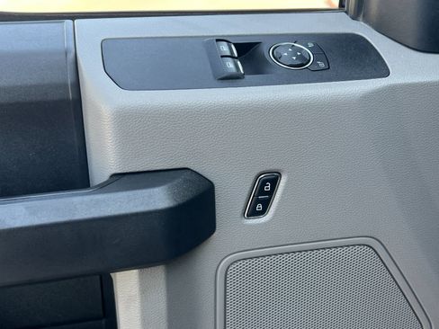Used 2018 Ford F250 XL w/ Power Equipment Group image 12