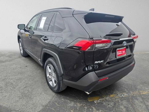 Used 2024 Toyota RAV4 XLE AWD/4WD image 5