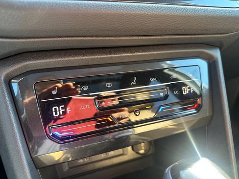 Certified 2024 Volkswagen Tiguan SE R-Line AWD/4WD image 11