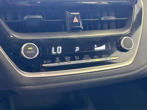 Used 2025 Toyota Corolla SE FWD image 23