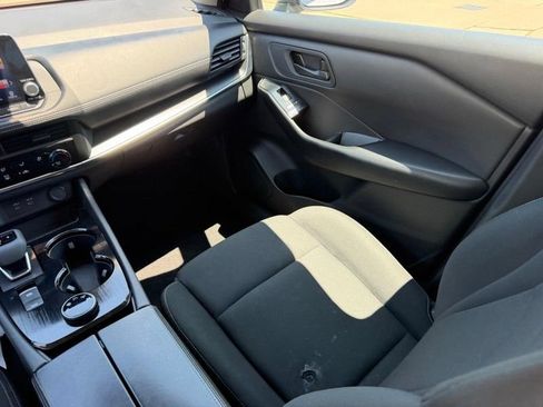 Used 2024 Nissan Rogue S AWD/4WD image 15