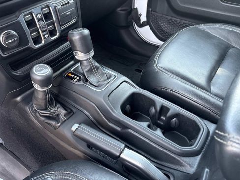 Used 2020 Jeep Wrangler Unlimited Sahara AWD/4WD image 24