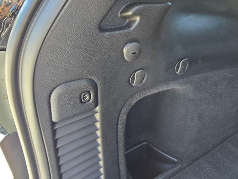 Used 2021 Jeep Grand Cherokee Overland RWD image 44