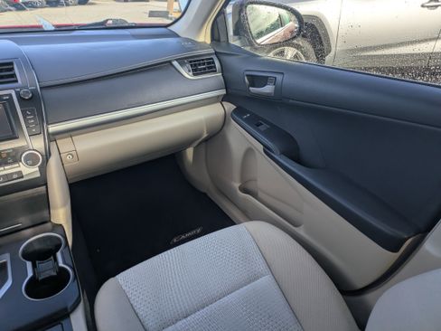 Used 2012 Toyota Camry SE image 15