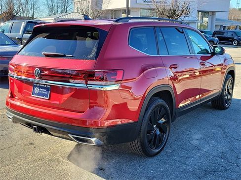 Certified 2025 Volkswagen Atlas SE image 4