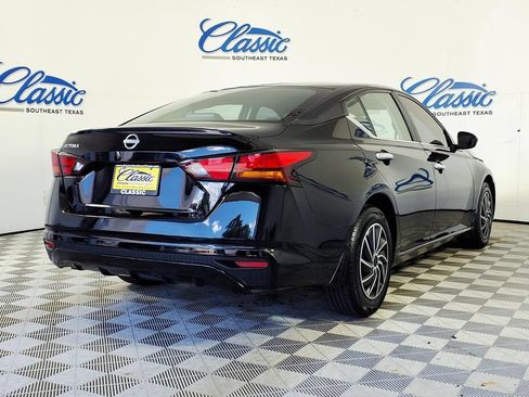 Used 2024 Nissan Altima 2.5 S FWD image 6