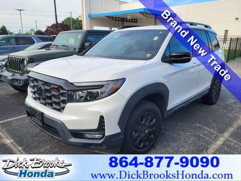 Used 2023 Honda Passport TrailSport image 1