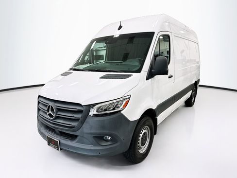 Used 2023 Mercedes-Benz Sprinter 144 Cargo image 3