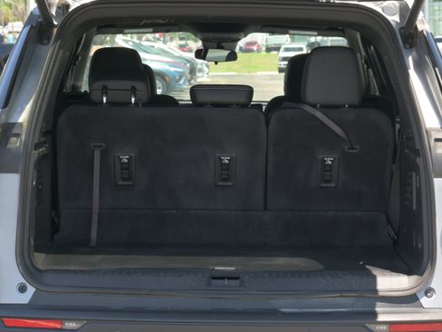 Used 2025 Chevrolet Traverse LT w/ Driver Confidence Package FWD image 34