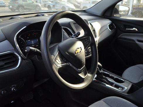 Used 2023 Chevrolet Equinox LS w/ LS Convenience Package image 9