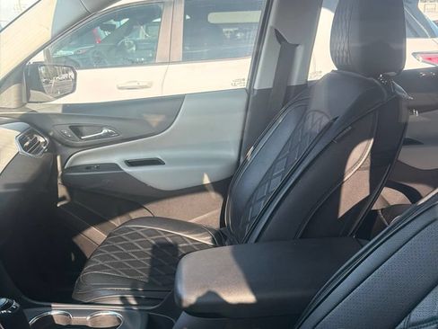 Used 2020 Chevrolet Equinox LS FWD image 11