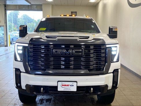 Used 2024 GMC Sierra 3500 Denali Ultimate AWD/4WD image 3