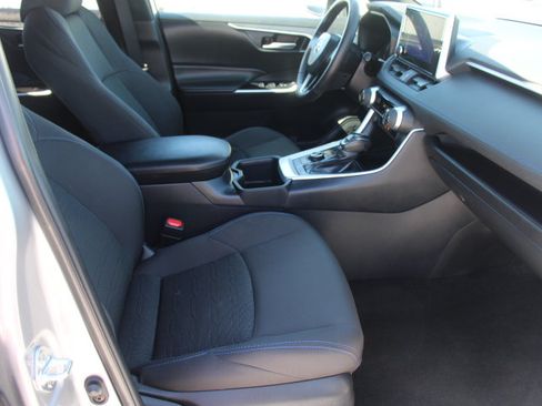 Used 2025 Toyota RAV4 SE AWD/4WD image 19