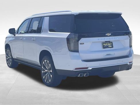 New 2026 Chevrolet Suburban High Country AWD/4WD image 5