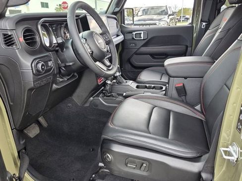 Used 2025 Jeep Wrangler Unlimited Rubicon AWD/4WD image 10
